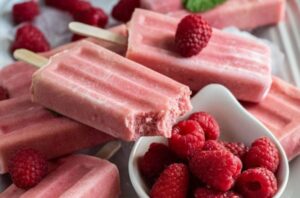 pineappleRaspberryPopsicles Ashley 062420 770x533 1 650x428