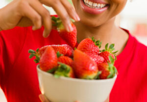 eat strawberries 1162419960 770x533 1