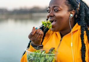 eating Salad Kale Chickpeas 1463684093 001 770x533 1