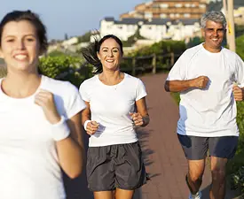 happy family jogging fi