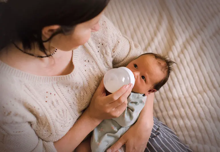 mom Feeds Baby 1400408529 770x533 1