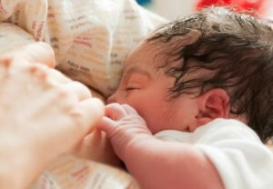 breastfeedNewborn 157673580 770x533