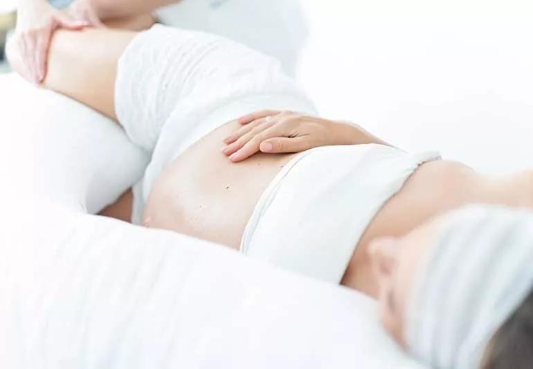 Prenatal Massage 1251575481 770x533 1 jpg