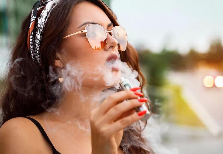 vapingCoronavs 1175081317 770x533 1 jpg