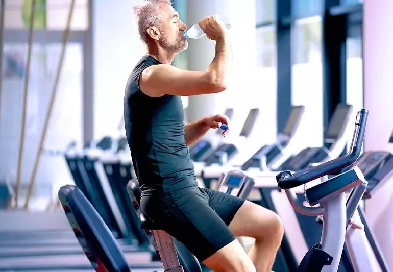 exercise Bike Drink Water 1321013365 770x533 1 jpg